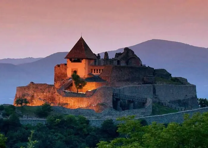 The Pearl Of The Danube Bend - Regina
