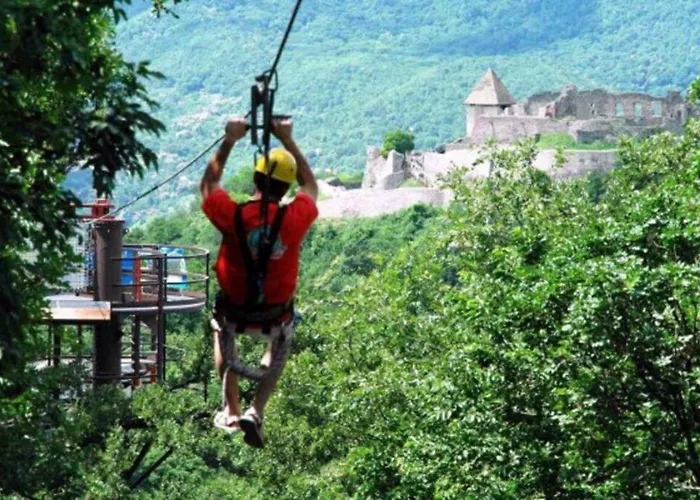 The Pearl Of The Danube Bend - Regina *